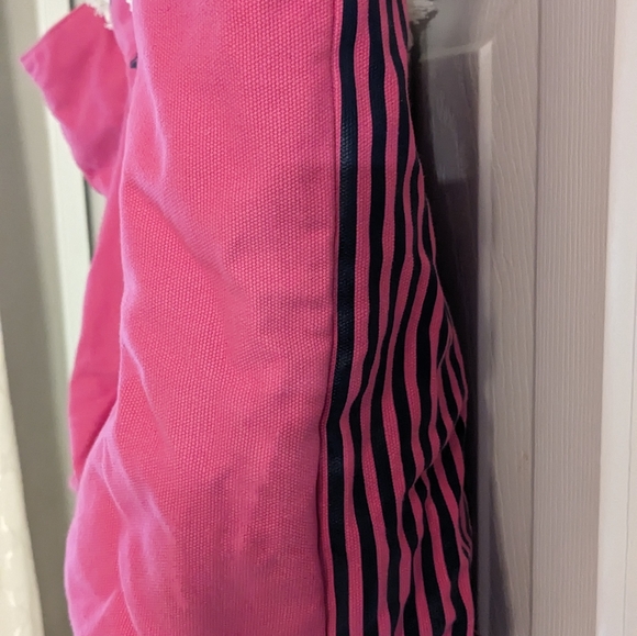 Beach bags by US Polo assn new with closing zipper and inside zipper and pouch. - Picture 7 of 8